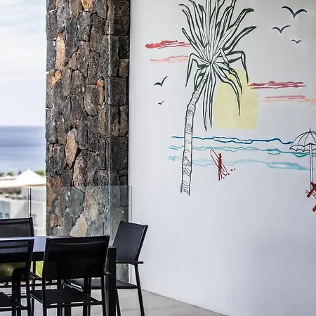 Sunset And Sea Views - Two Bed Apt Central Tamarin
